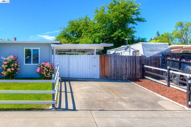 238 Bluebird Ave, Livermore, CA 94551