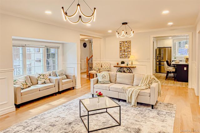 9 Watkins Place, New Rochelle, NY 10801