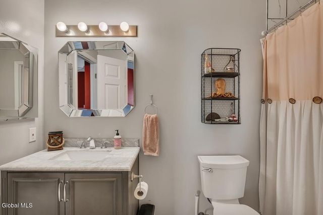 813 Ridge Circle, Troy, NY 12182