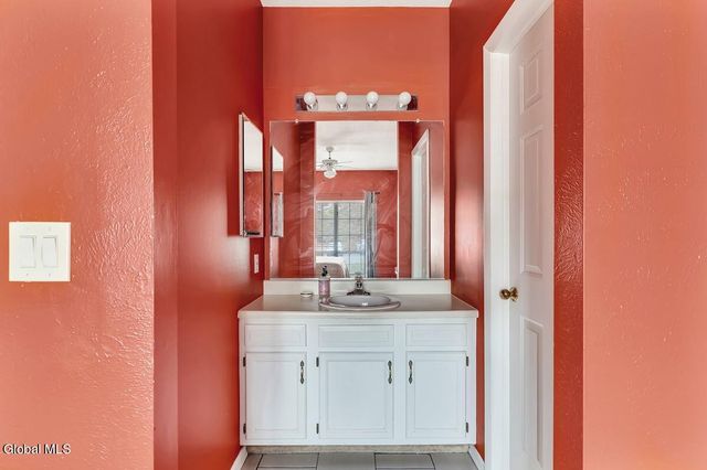 813 Ridge Circle, Troy, NY 12182