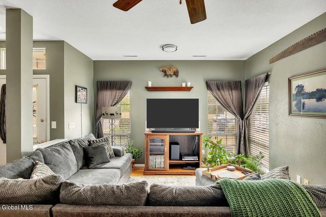 813 Ridge Circle, Troy, NY 12182