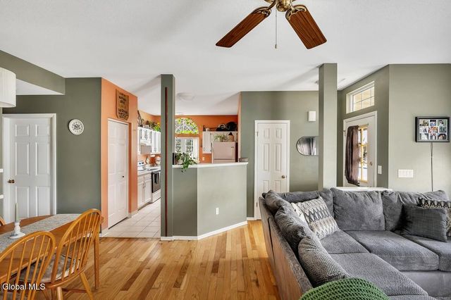 813 Ridge Circle, Troy, NY 12182