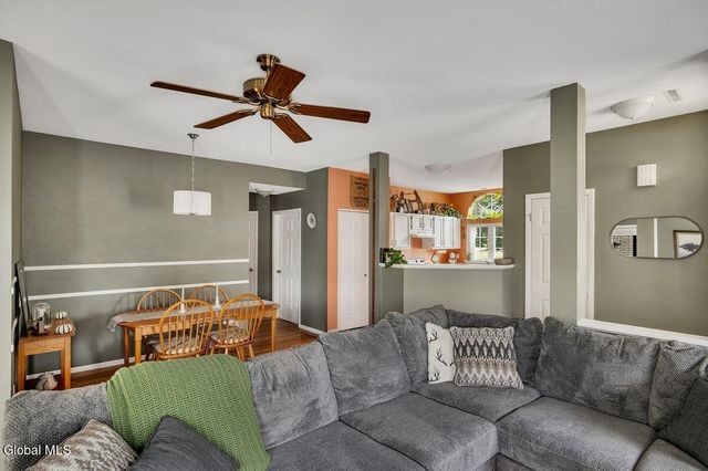 813 Ridge Circle, Troy, NY 12182