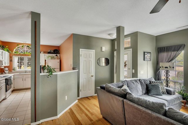 813 Ridge Circle, Troy, NY 12182