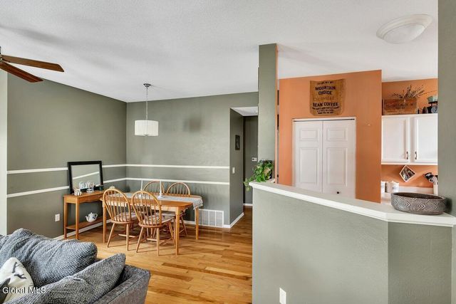 813 Ridge Circle, Troy, NY 12182