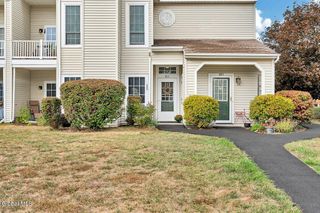 813 Ridge Circle, Troy, NY 12182
