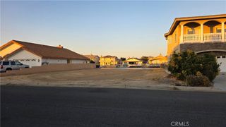 18340 Niagra Dr, Victorville, CA 92395