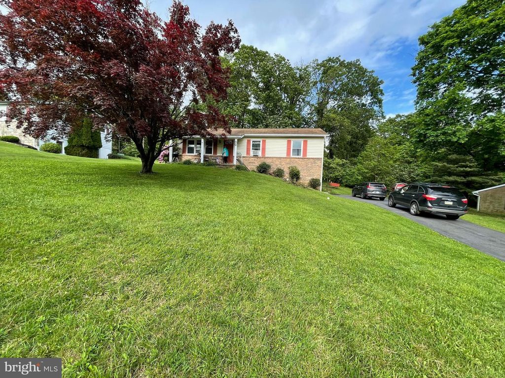 13358 SOUTH AVENUE, Blue Ridge Summit, PA 17214