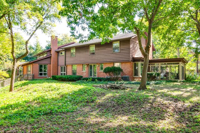 1175 Edgewood Road, Lake Forest, IL 60045
