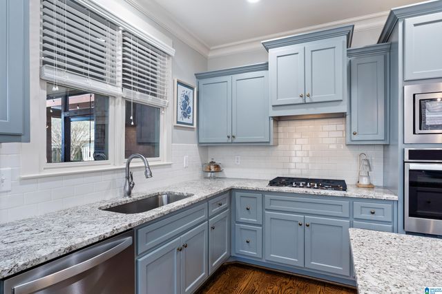 6054 ENGLISH VILLAGE LANE, Birmingham, AL 35242