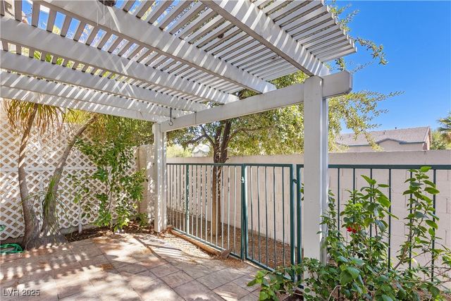 5266 Tropical Peach Drive, Las Vegas, NV 89118