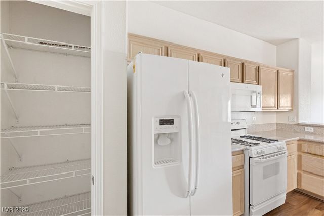 5266 Tropical Peach Drive, Las Vegas, NV 89118