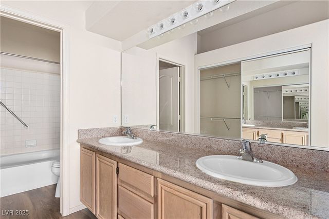 5266 Tropical Peach Drive, Las Vegas, NV 89118