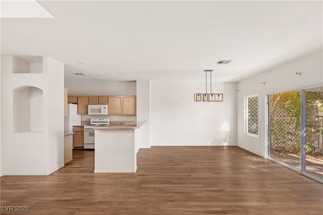 5266 Tropical Peach Drive, Las Vegas, NV 89118