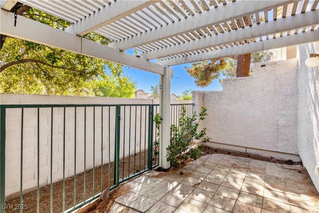 5266 Tropical Peach Drive, Las Vegas, NV 89118