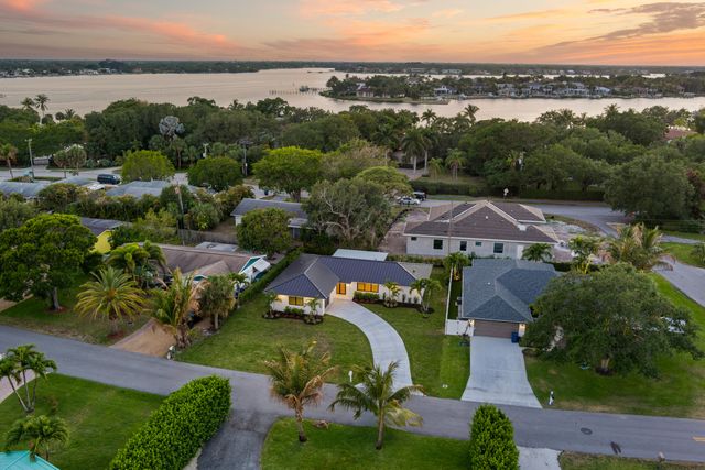 128 W Norfolk Road, Jupiter, FL 33469