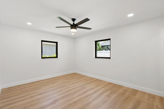 128 W Norfolk Road, Jupiter, FL 33469