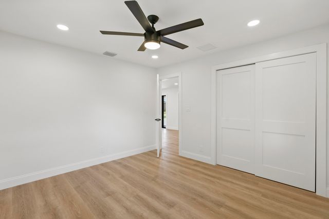 128 W Norfolk Road, Jupiter, FL 33469