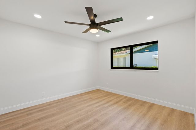 128 W Norfolk Road, Jupiter, FL 33469