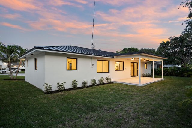 128 W Norfolk Road, Jupiter, FL 33469