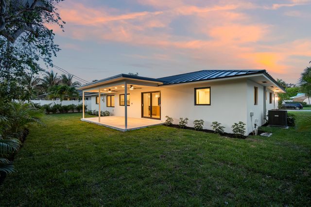 128 W Norfolk Road, Jupiter, FL 33469