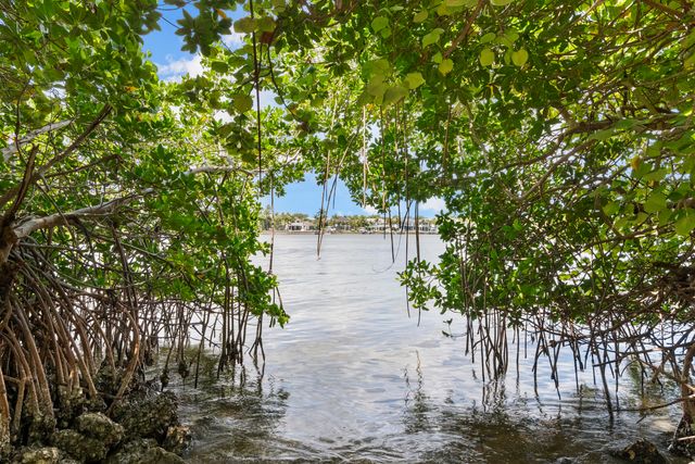 128 W Norfolk Road, Jupiter, FL 33469