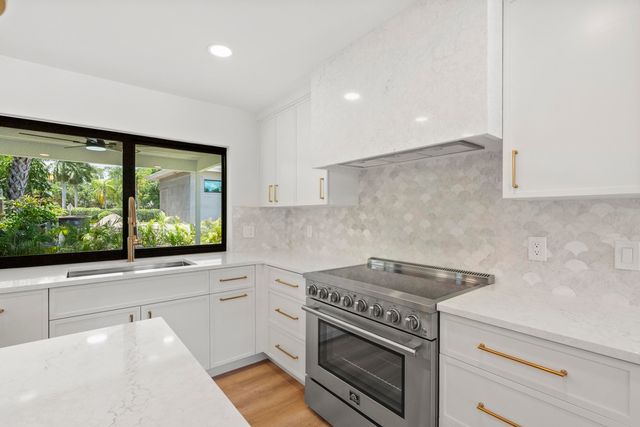 128 W Norfolk Road, Jupiter, FL 33469