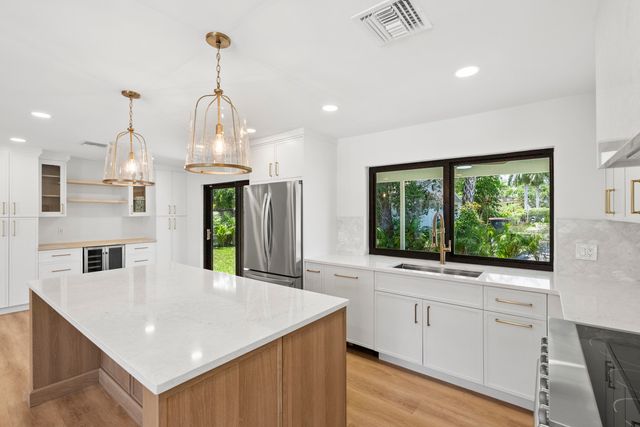 128 W Norfolk Road, Jupiter, FL 33469