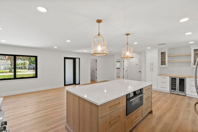 128 W Norfolk Road, Jupiter, FL 33469