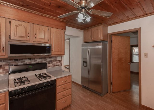 2802 Archer Drive, East Moline, IL 61244