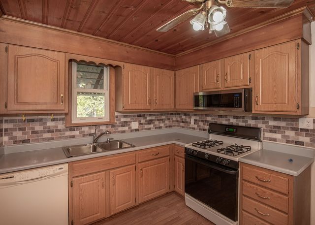 2802 Archer Drive, East Moline, IL 61244