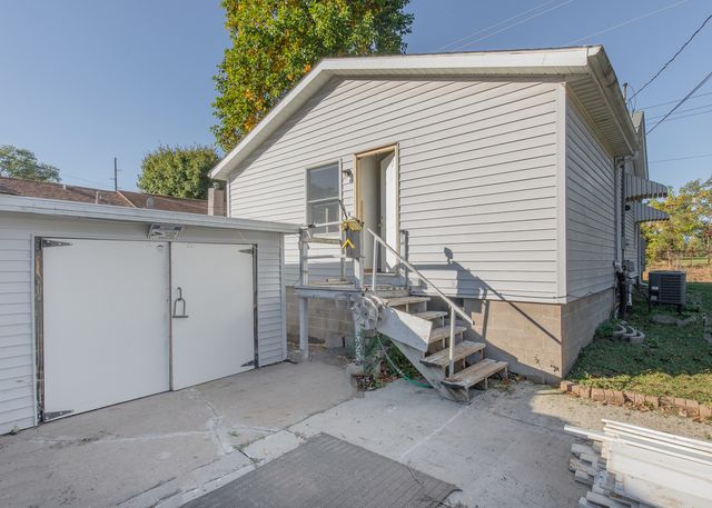 2802 Archer Drive, East Moline, IL 61244