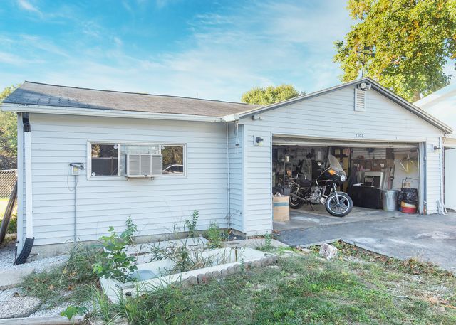 2802 Archer Drive, East Moline, IL 61244
