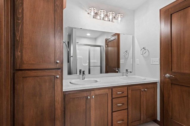1724 BETTY JEAN LANE, Green Bay, WI 54313