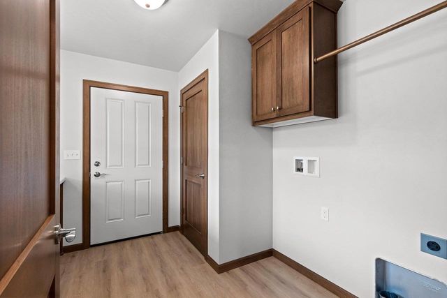 1724 BETTY JEAN LANE, Green Bay, WI 54313