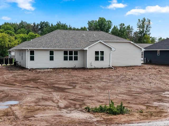 1724 BETTY JEAN LANE, Green Bay, WI 54313