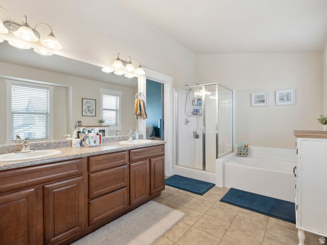 870 W STEEPLE CHASE DR, Kaysville, UT 84037