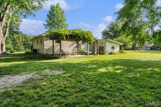 2068 Jolly Roger Drive, Edwardsville, IL 62025