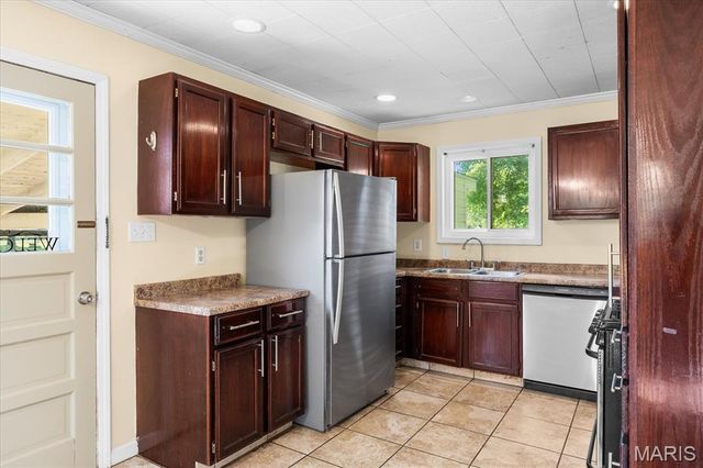 2068 Jolly Roger Drive, Edwardsville, IL 62025