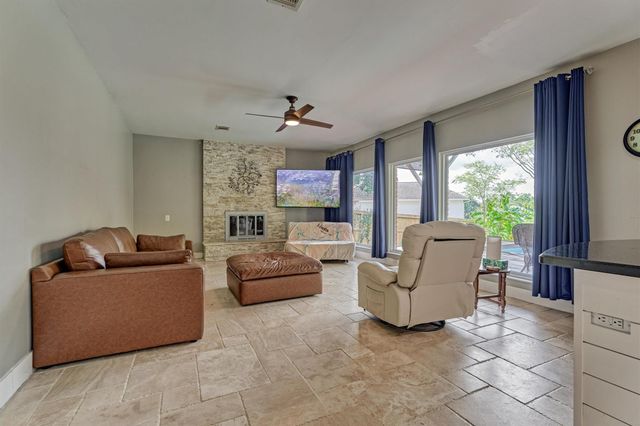 8710 Cross Country Drive, Humble, TX 77346