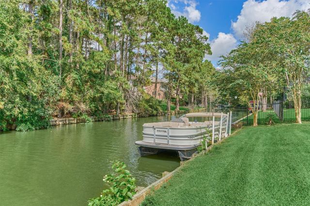 8710 Cross Country Drive, Humble, TX 77346