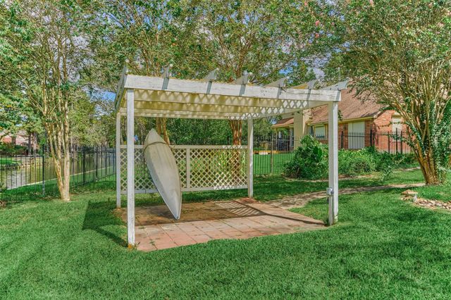 8710 Cross Country Drive, Humble, TX 77346
