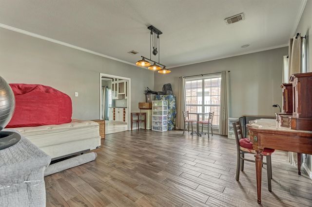 8710 Cross Country Drive, Humble, TX 77346