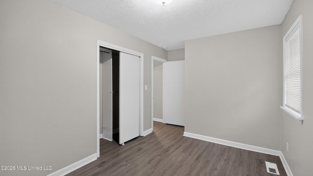 236 S Canton Club Circle, Jackson, MS 39211