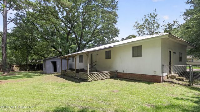 236 S Canton Club Circle, Jackson, MS 39211