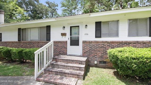 236 S Canton Club Circle, Jackson, MS 39211