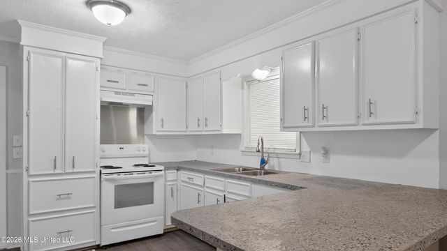 236 S Canton Club Circle, Jackson, MS 39211