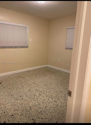 911 NW 22nd Pl, Miami, FL 33125