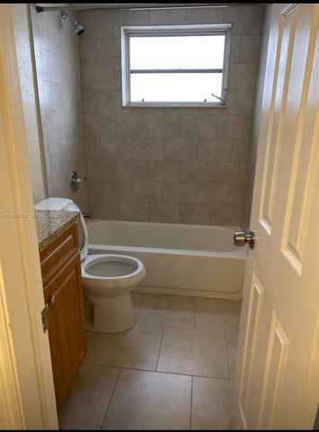 911 NW 22nd Pl, Miami, FL 33125