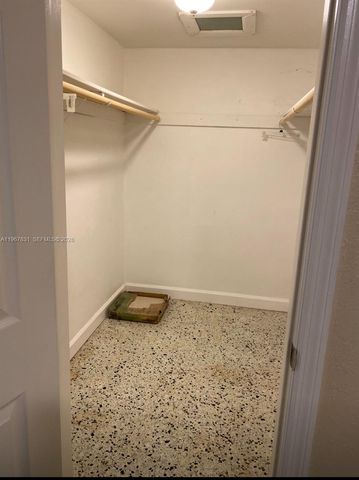 911 NW 22nd Pl, Miami, FL 33125